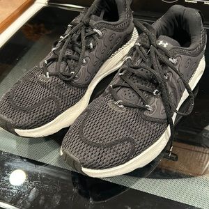Black and white Under Armour men shoes